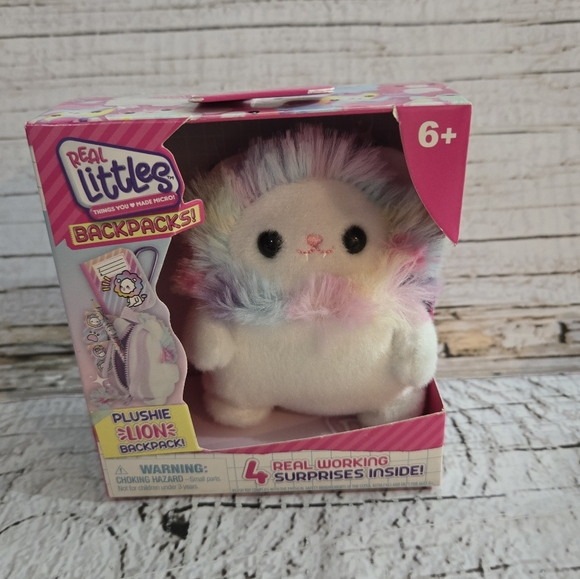 Real Littles Backpacks: Plushie Lion Backpack with 4 Surprises - Picture 1 of 2